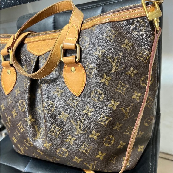 Louis Vuitton Palermo w sling ( medium to large size) - Picture 7 of 12